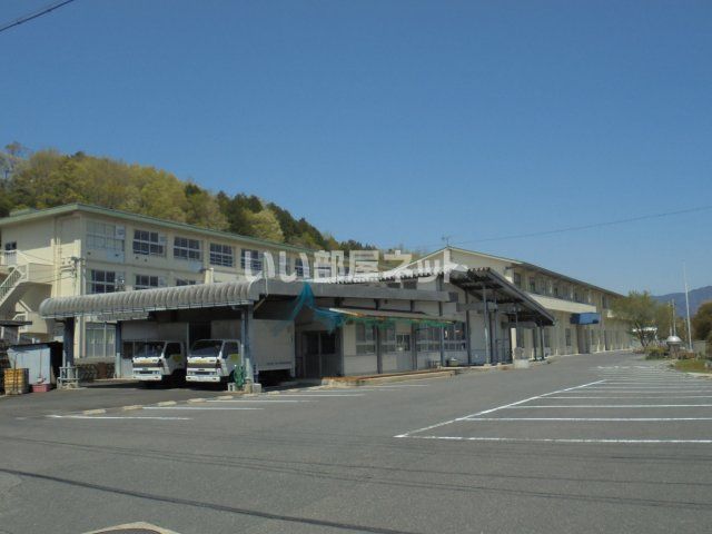 中学校　中津川市立第一中学校（中学校）まで1104m