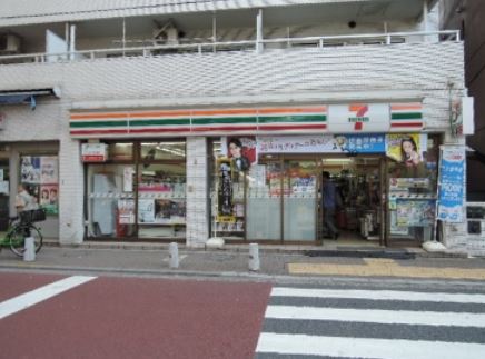 コンビニ　セブンイレブン 日暮里駅北店（コンビニ）まで202m