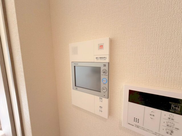 セキュリティ　TVモニターホンで来客が誰か確認してから開けて下さいね