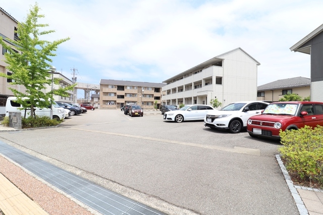 駐車場　駐車場