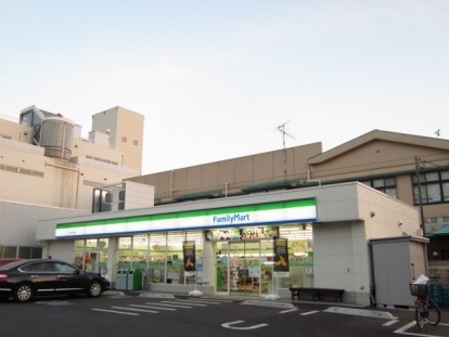 コンビニ　ファミリーマート川口市役所南店（コンビニ）まで356m