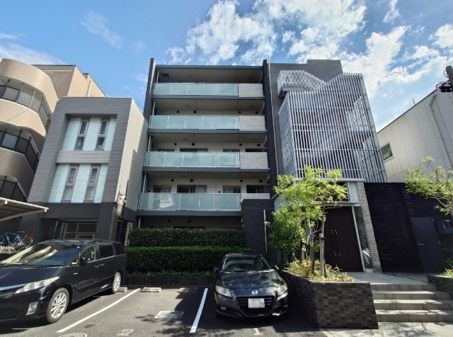 建物外観　オートロック完備