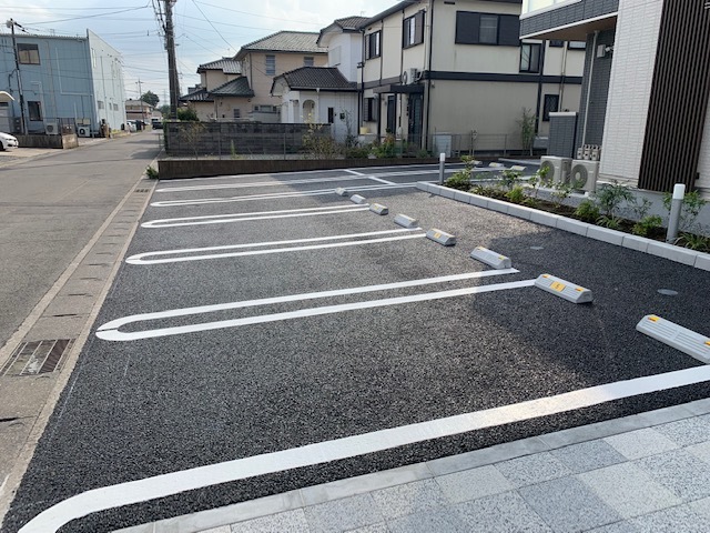 駐車場　イメージ写真　敷地内駐車スペース