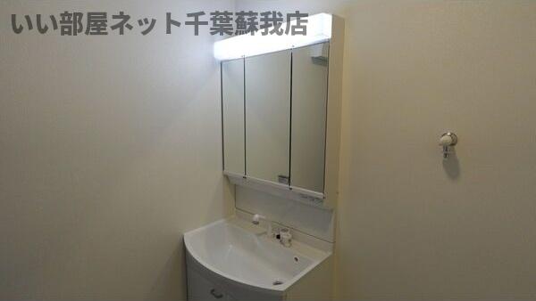 洗面設備　使いやすい洗面所です