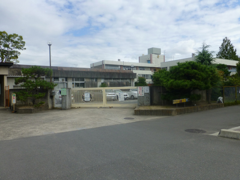 小学校　郡山北小学校（小学校）まで413m