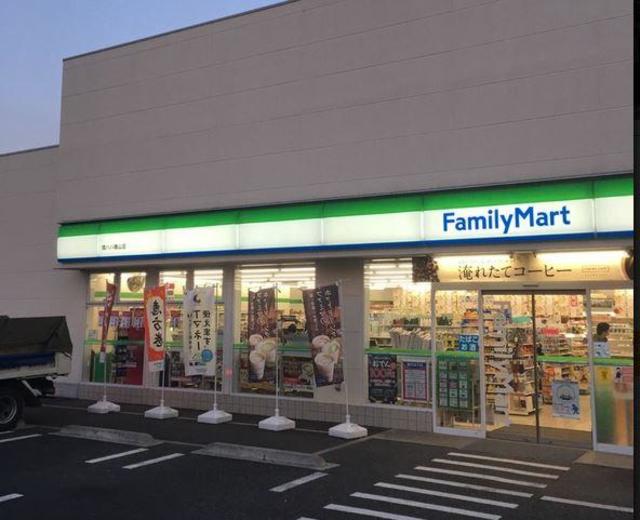 コンビニ　ファミリーマート環八八幡山店（コンビニ）まで630m