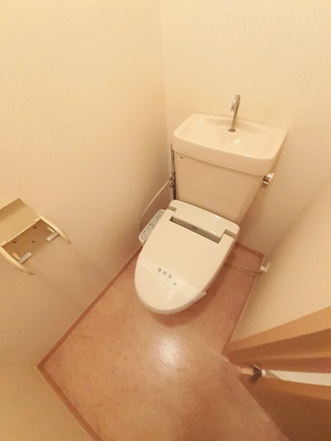 トイレ　暖房便座です。