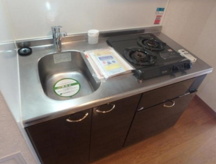 キッチン　別部屋の画像を使用しております。