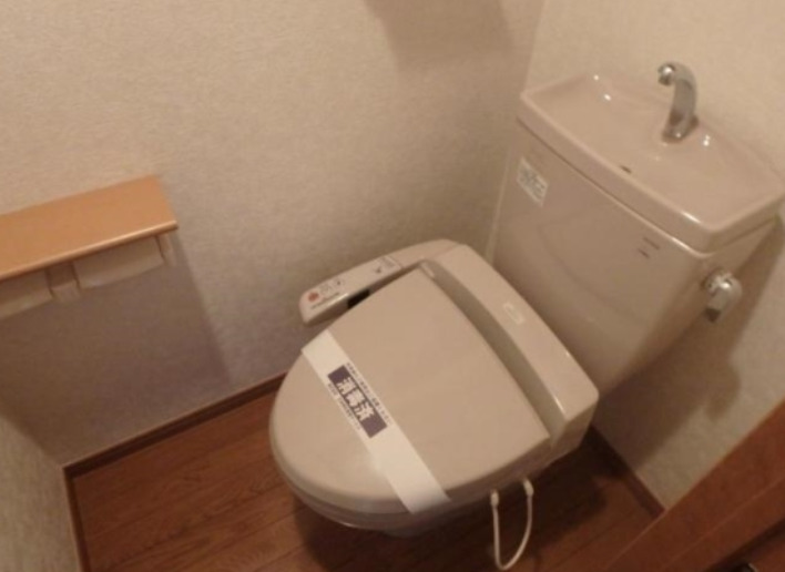 トイレ　別部屋の画像を使用しております。