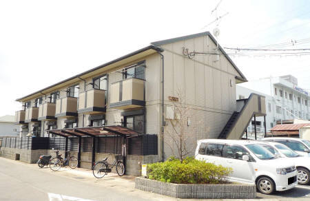 建物外観　ナチュラルカラーで街並みに調和する外観。