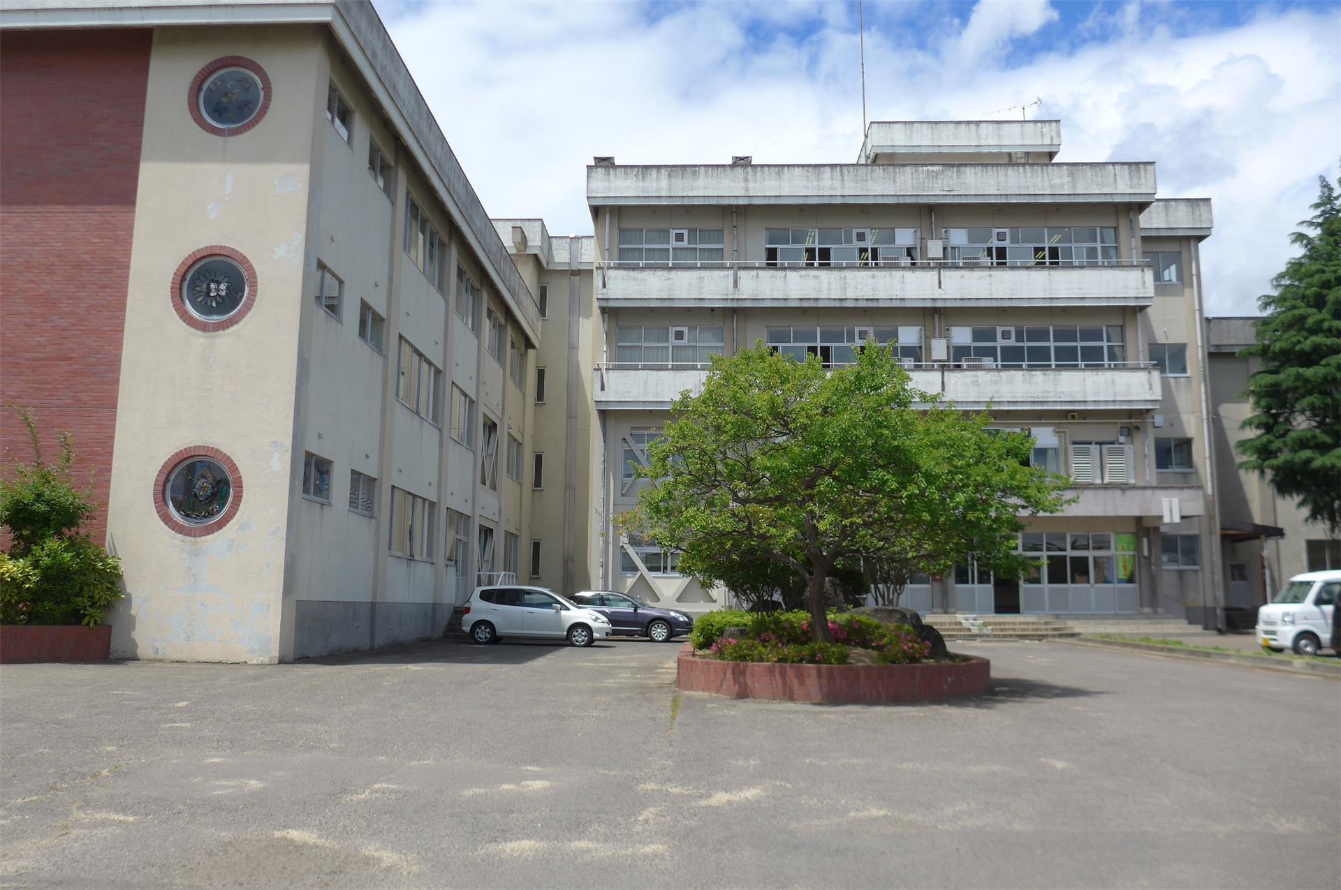 小学校　余目小学校（小学校）まで1300m