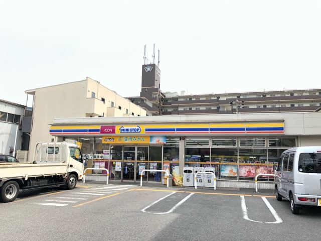 コンビニ　ミニストップ（コンビニ）まで350m