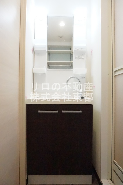 洗面設備　※クリーニング前のお写真です。