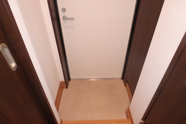 玄関　反転のお部屋の参考写真となります。