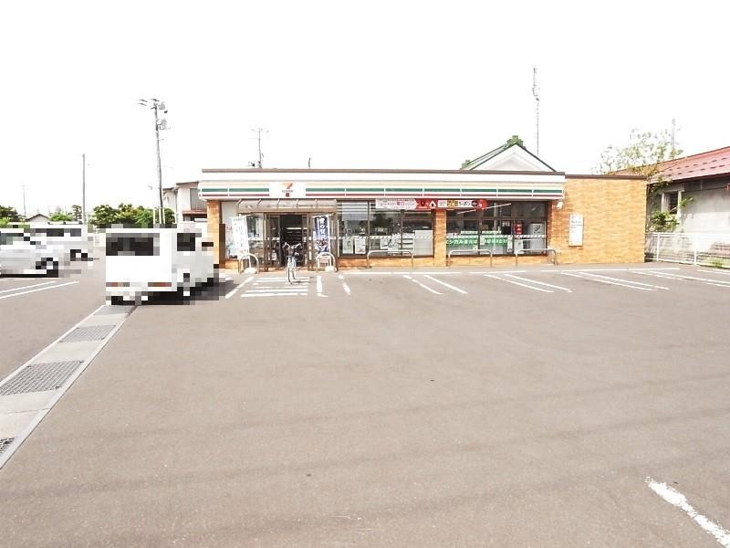 コンビニ　セブンイレブン弘前取上2丁目店（コンビニ）まで665m