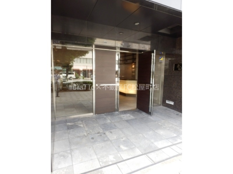 エントランス　マンション共用部分