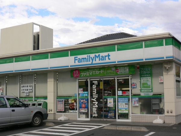 コンビニ　ファミリーマート東大島店（コンビニ）まで373m