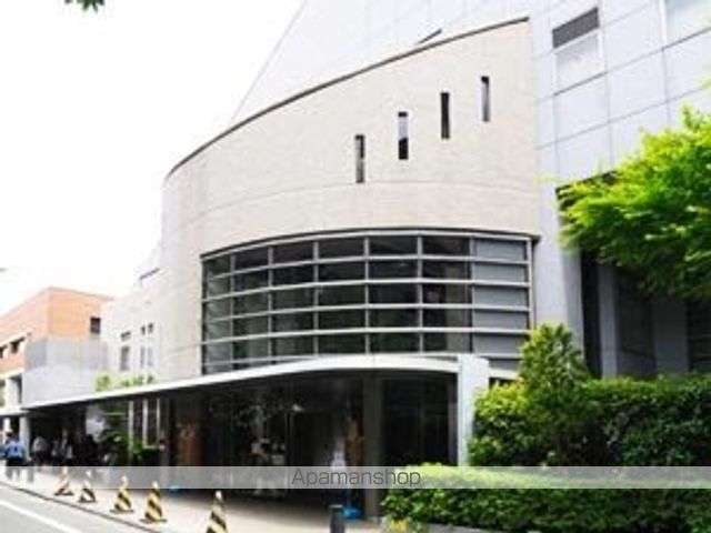 図書館　新宿区立戸山図書館（図書館）まで680m