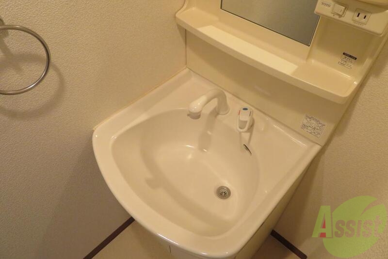 洗面設備　独立洗面台なので朝忙しい時間も使いやすいですね。