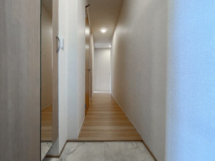 玄関　※別部屋参考写真