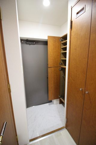 玄関　プレール・ドゥーク文京本駒込　文京区本駒込1