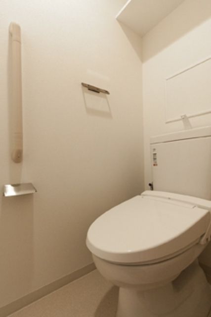トイレ　※写真は同タイプ住戸です。