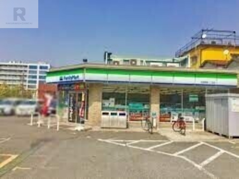 コンビニ　ファミリーマート鶴橋一丁目店（コンビニ）まで112m