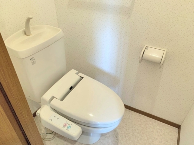 トイレ　温水洗浄暖房便座のトイレ