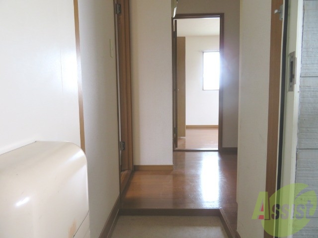 玄関　外から玄関を撮影しました。イメージできますか。