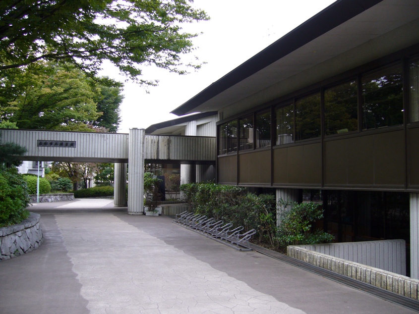 図書館　山形市立図書館中央分館（図書館）まで341m