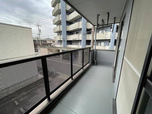 バルコニー　南向きで日当たり良好です。