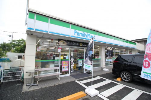 コンビニ　ファミリーマート 鹿骨五丁目店（コンビニ）まで1085m