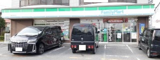 コンビニ　ファミリーマート（コンビニ）まで450m