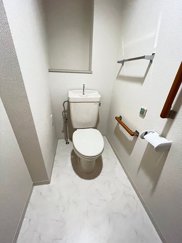 トイレ　シンプルで使いやすいトイレです