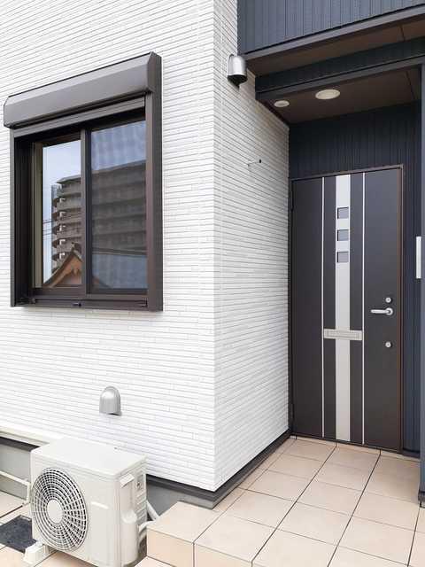 その他設備　玄関扉