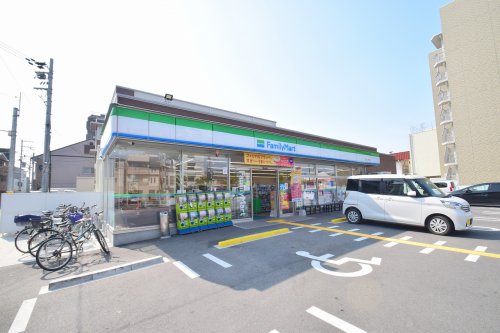コンビニ　ファミリーマート 生江三丁目店（コンビニ）まで84m