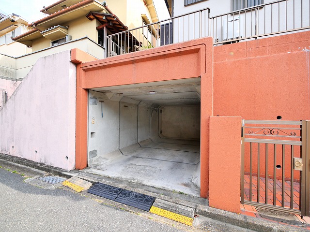 駐車場　車をお持ちの方に嬉しい駐車場付きの物件です