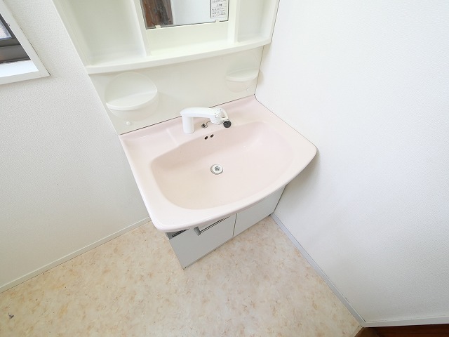 洗面設備　忙しい朝には欠かせない洗面所です
