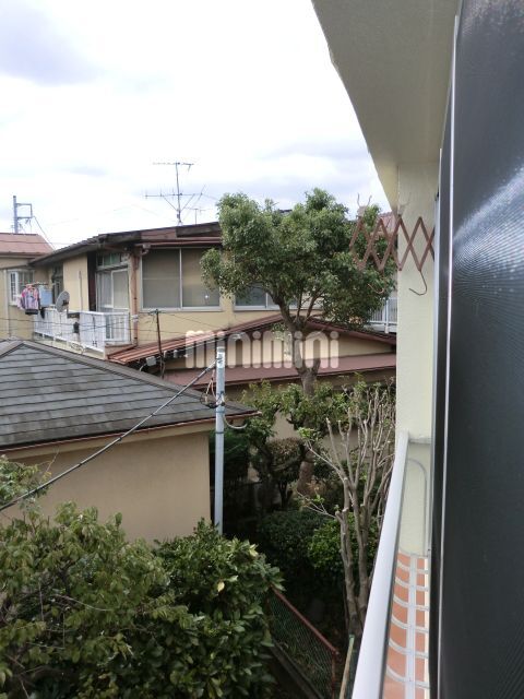 バルコニー　※別号室の写真です。