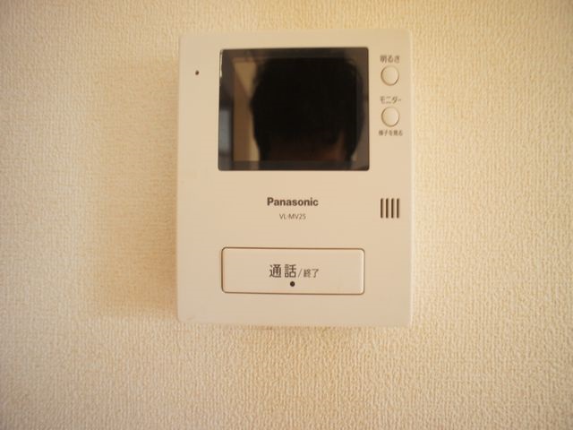 セキュリティ　訪問者の確認ができるTVドアホン付きです♪