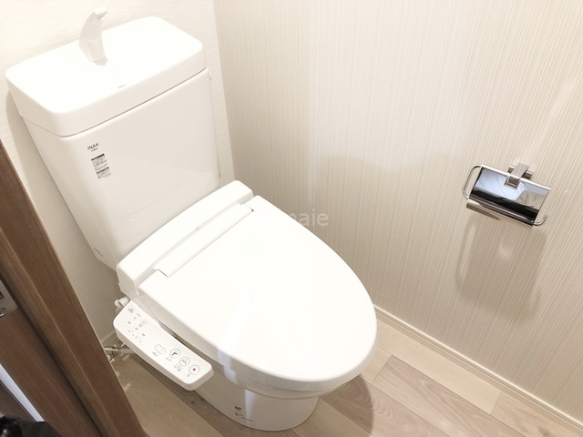 トイレ　温水洗浄便座付トイレです☆