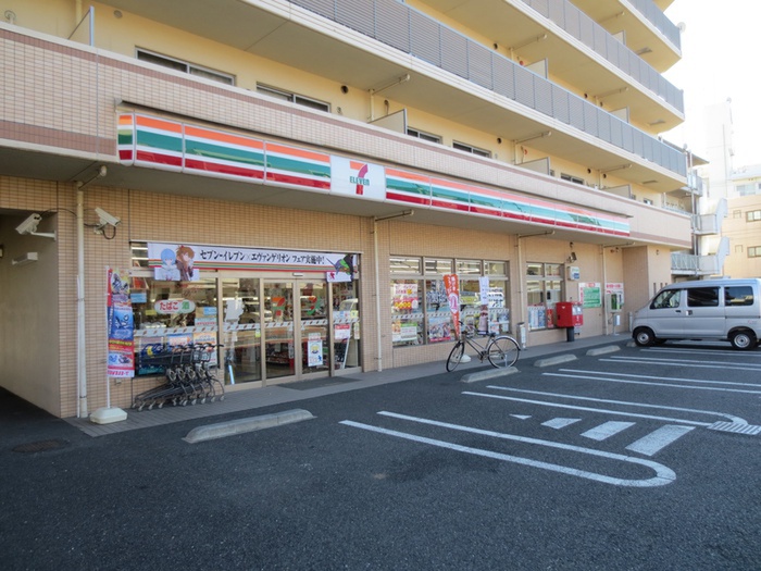 コンビニ　セブンイレブン（コンビニ）まで270m