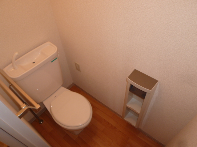 トイレ　同物件の別のお部屋です