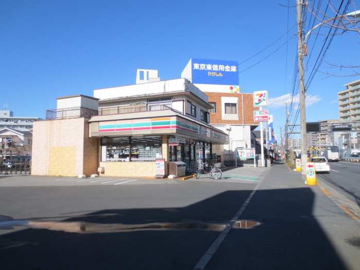 コンビニ　セブンイレブン（コンビニ）まで300m