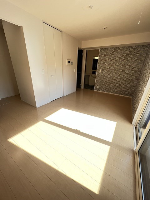 その他部屋・スペース　開放的な寝室です