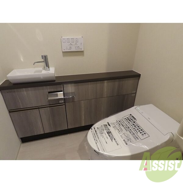 トイレ　トイレです。ウォシュレット付を探している方、おすすめです。