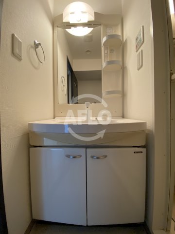 洗面設備　アフィット天満橋　独立洗面台