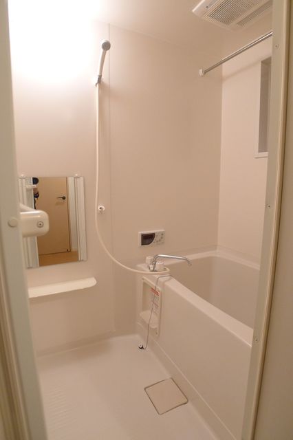 バス・シャワールーム　※別部屋の参考写真になります※