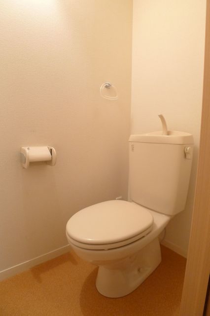 トイレ　※別部屋の参考写真になります※
