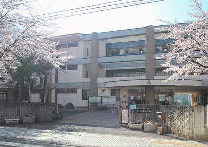 中学校　さいたま市立桜木中学校（中学校）まで448m